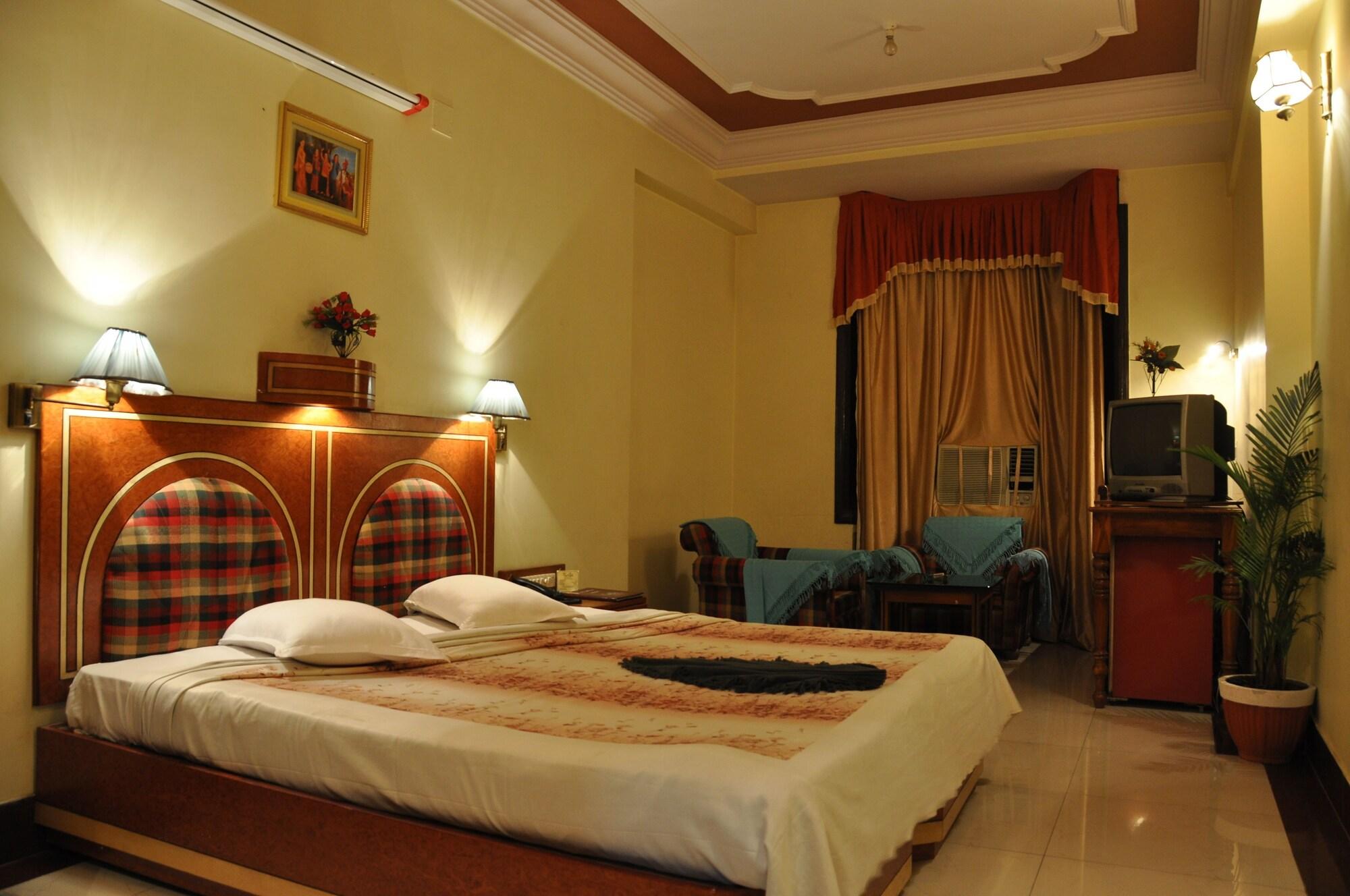 Hotel Rishi Regency Jabalpur Ngoại thất bức ảnh