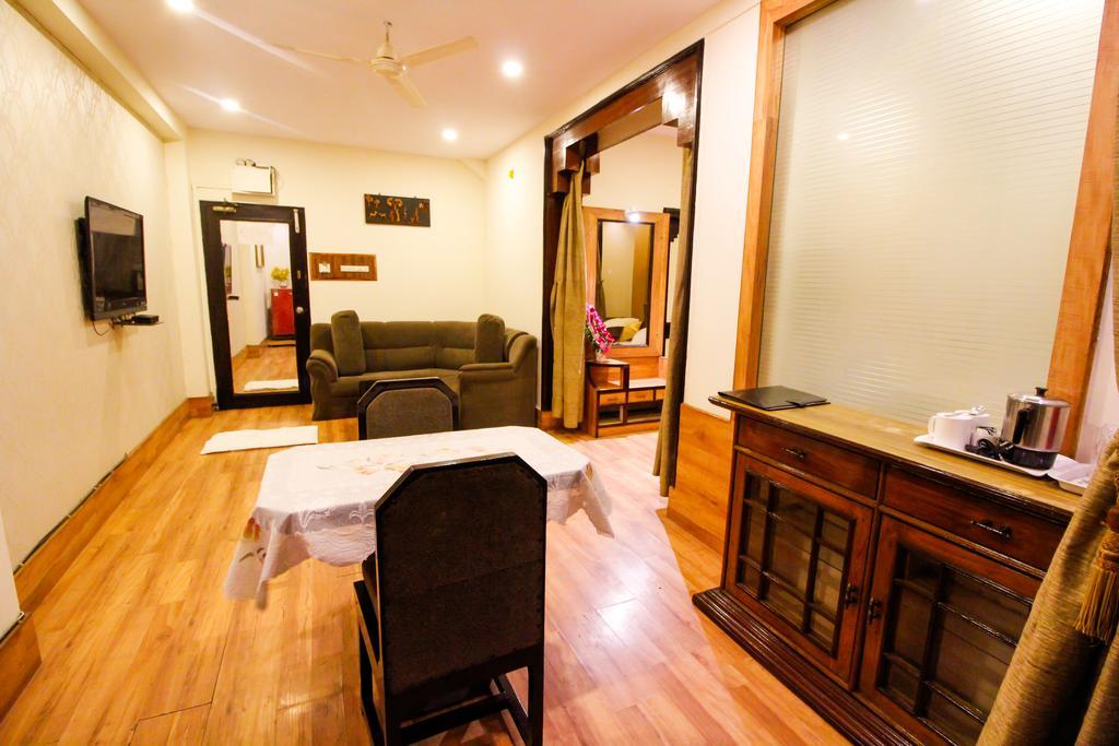 Hotel Rishi Regency Jabalpur Ngoại thất bức ảnh