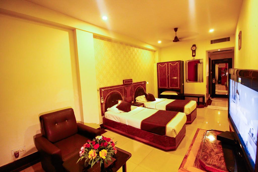 Hotel Rishi Regency Jabalpur Ngoại thất bức ảnh