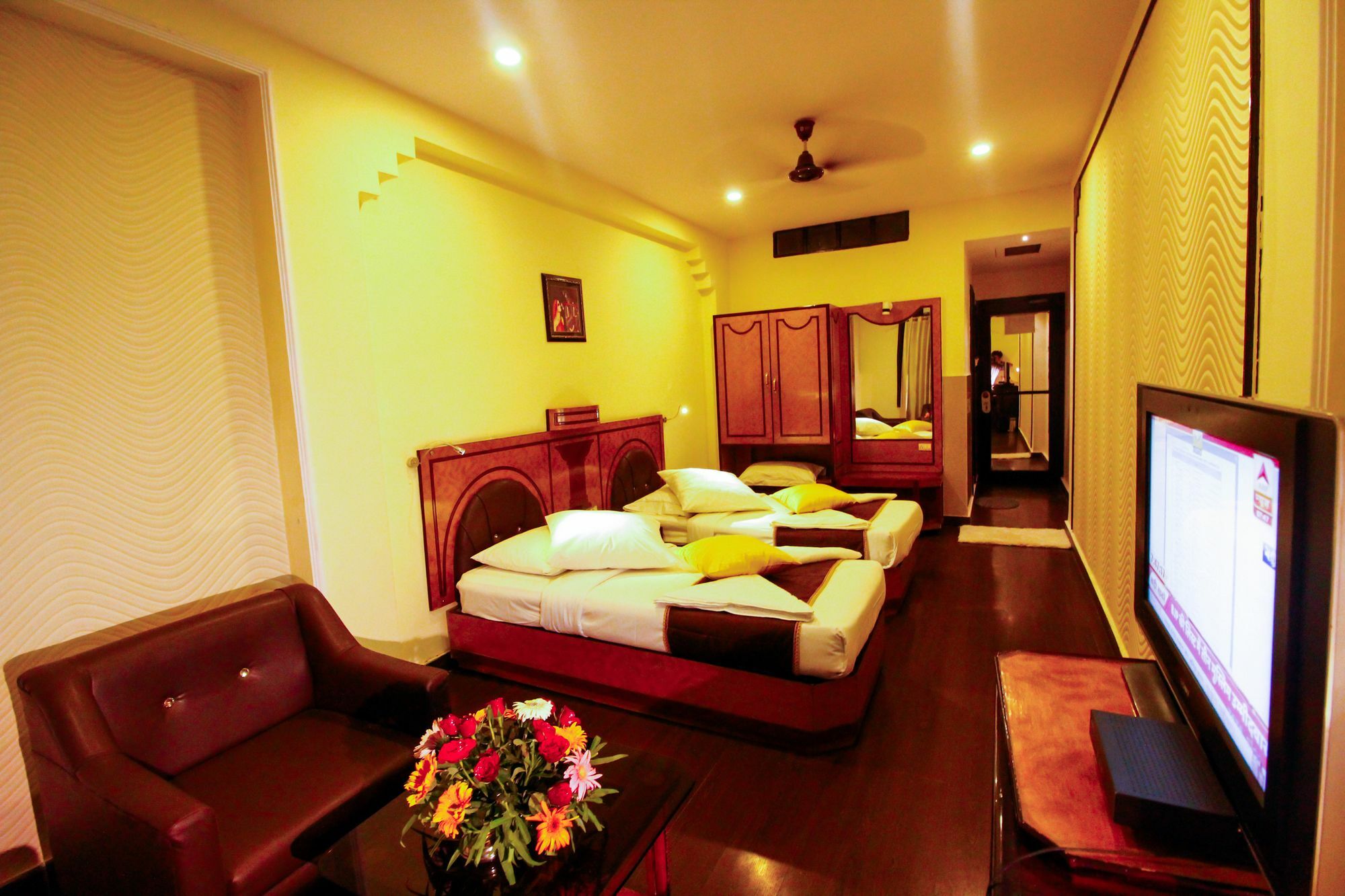 Hotel Rishi Regency Jabalpur Ngoại thất bức ảnh